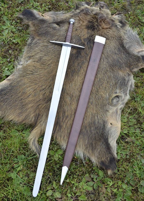 Spada lunga medievale con fodero, funzionante