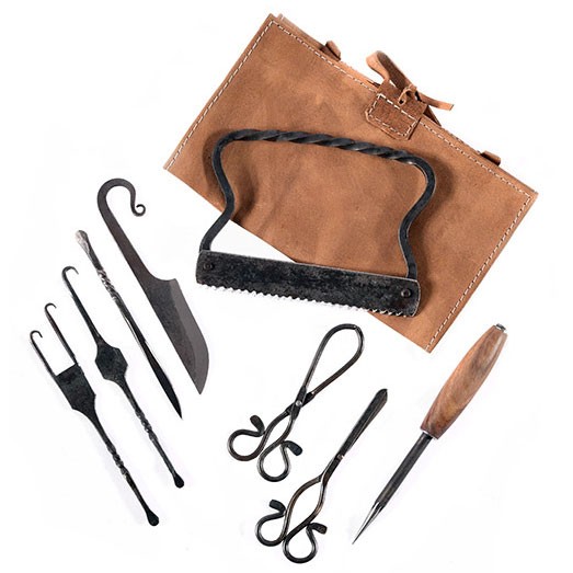 ?psc proxy image=1&product id=3896&image id=14822 - L'Eredit&agrave; nelle tue Mani: Cura Essenziale per una Borsa Medievale che Trascende il Tempo