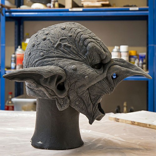 ?psc proxy image=1&product id=7492&image id=19696 - Maschere medievali: simboli, funzioni e repliche che fanno rivivere il passato