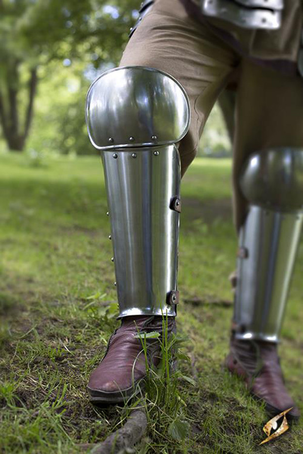 Schinieri medievali metallici in acciaio lucido, Epic Armoury