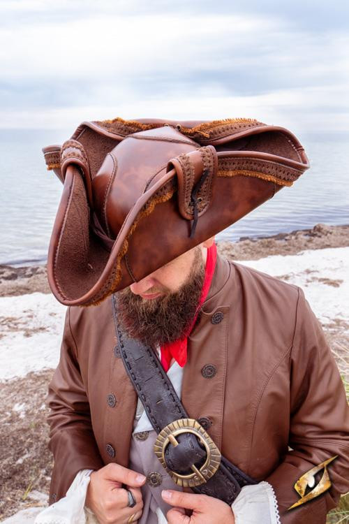 Cappello da pirata marrone in pelle sintetica