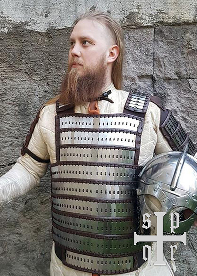 Armatura brigantino tipo Birka, pelle e metallo