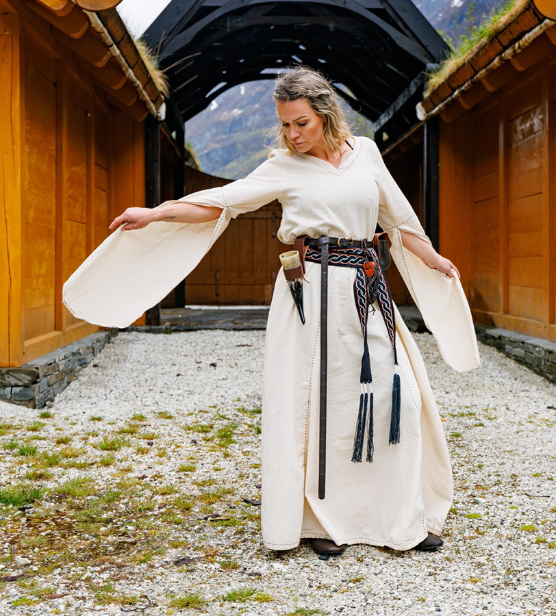 ?psc proxy image=1&product id=16020&image id=46007 - Esplorando l'affascinante mondo dei costumi medievali: storia, stile ed eredit&agrave;