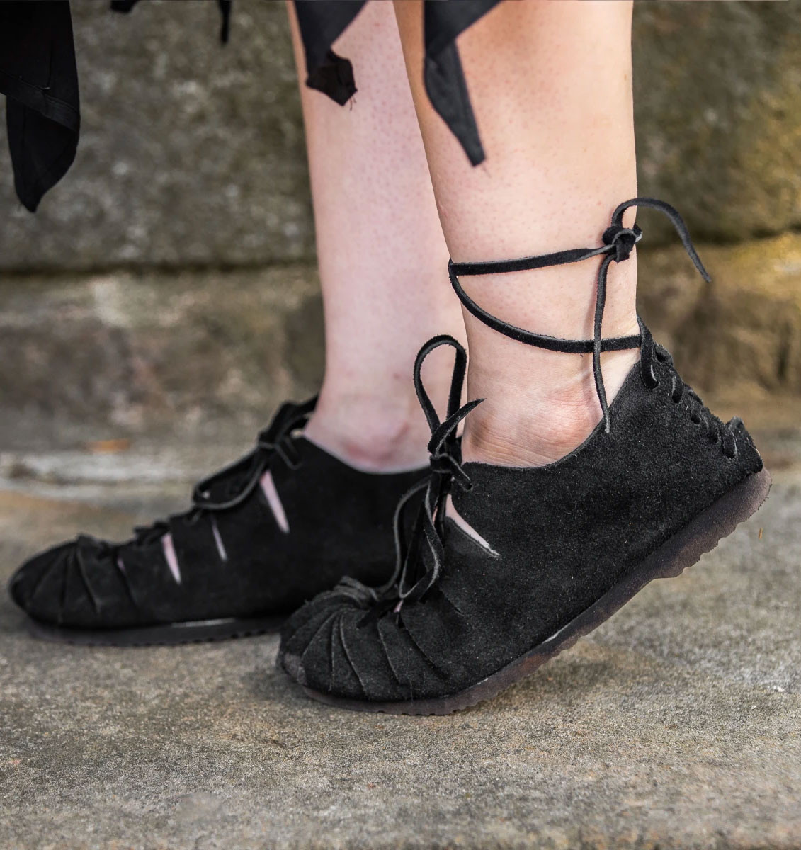 ?psc proxy image=1&product id=19106&image id=61175 - Calzature medievali: un viaggio nel tempo tra stili, materiali e significato sociale