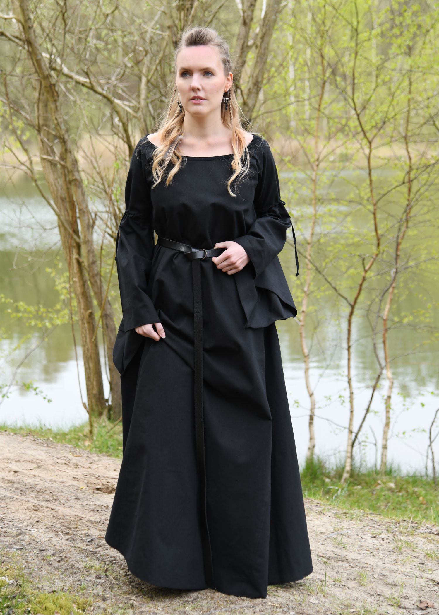 Vestito Medieval Burglinde con maniche a tromba - Nero