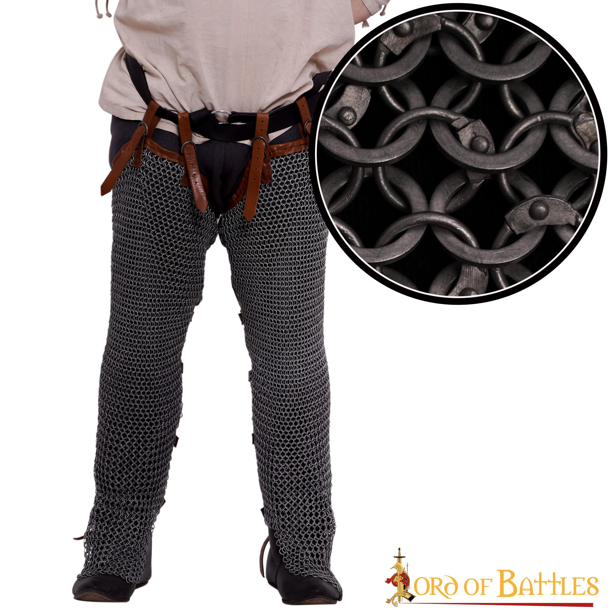 Pantaloni in cotta di maglia d'acciaio con anelli da 9 mm.