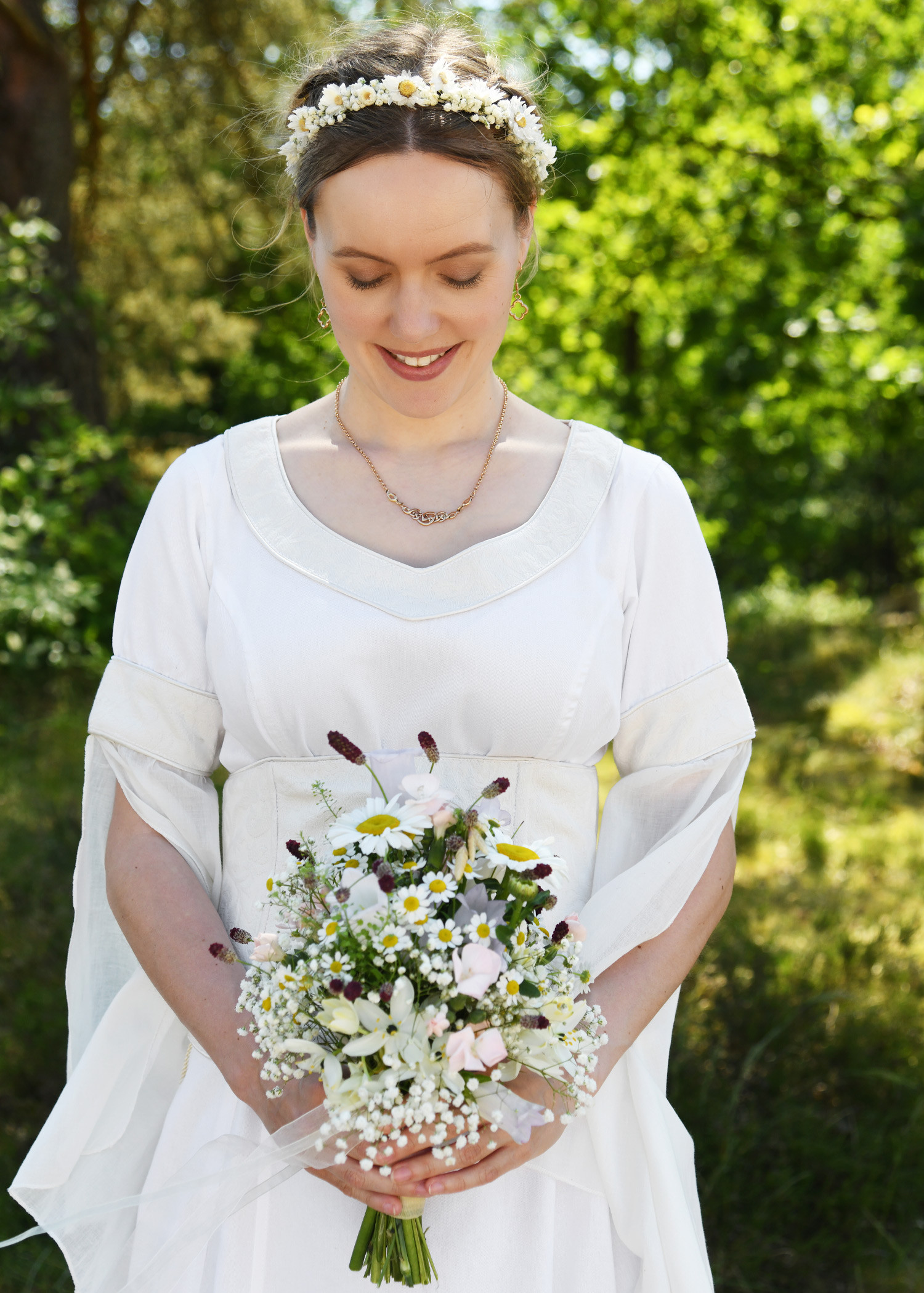 ?psc proxy image=1&product id=27214&image id=87687 - Abiti medievali da donna: un viaggio nell'eleganza e nello status nel Medioevo