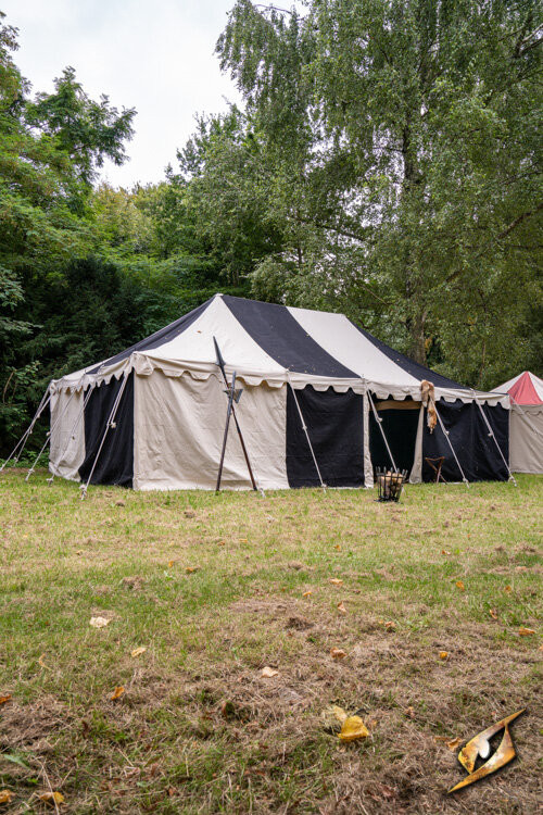 Tenda tendone medievale, nero naturale 5 x 8 metri. (Versione compatta)
