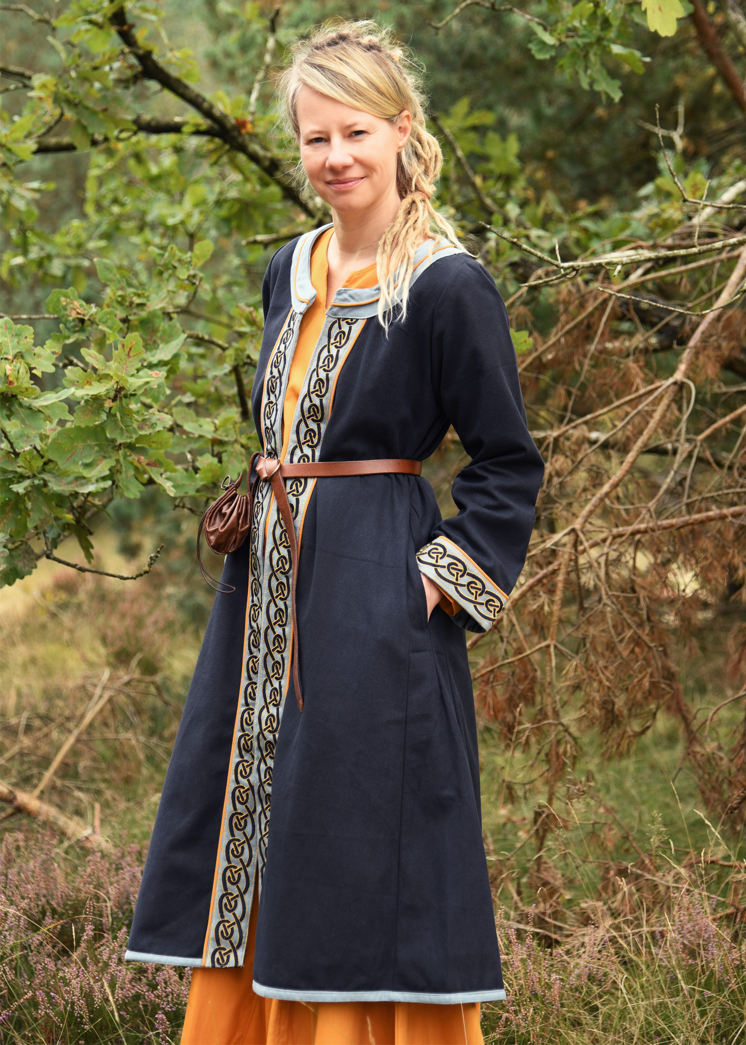 ?psc proxy image=1&product id=28561&image id=93692 - Esplorando l'affascinante mondo dei costumi medievali: storia, stile ed eredità