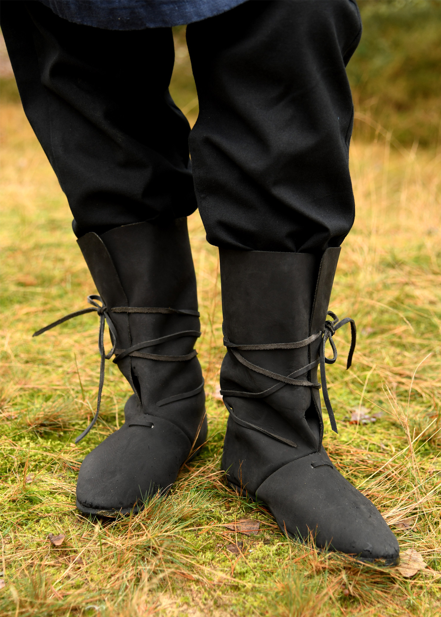 ?psc proxy image=1&product id=28570&image id=93755 - Calzature medievali: un viaggio nel tempo tra stili, materiali e significato sociale