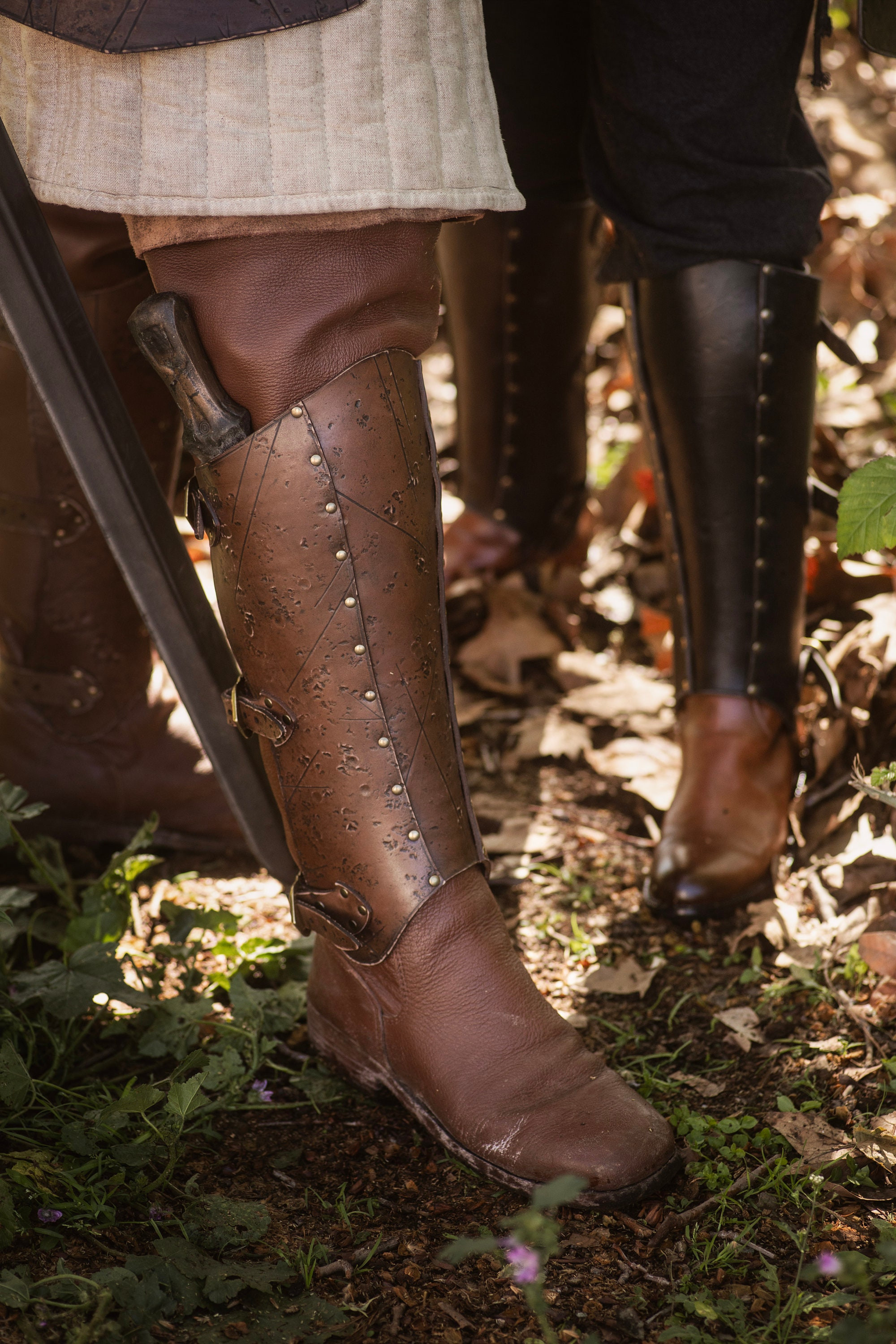 ?psc proxy image=1&product id=28629&image id=94043 - Schinieri Greci, Romani, Vichinghi e Medievali: L'Evoluzione della Protezione delle Gambe