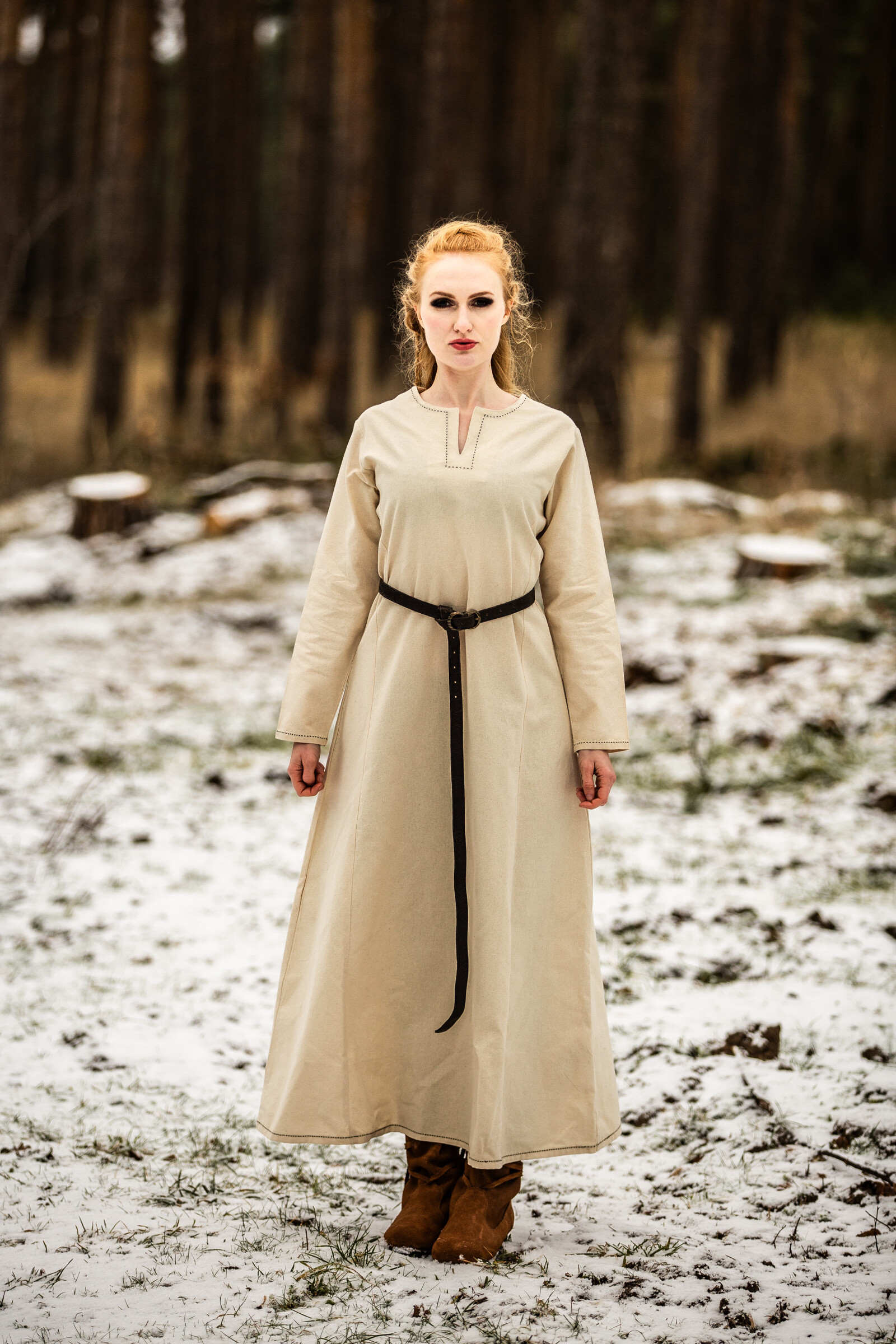 ?psc proxy image=1&product id=29097&image id=95968 - Abiti medievali da donna: un viaggio nell'eleganza e nello status nel Medioevo