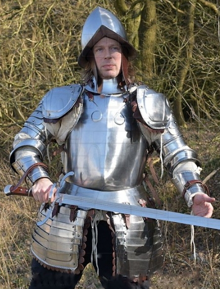 Armadura completa infantería siglo XVI - Asce Medievali