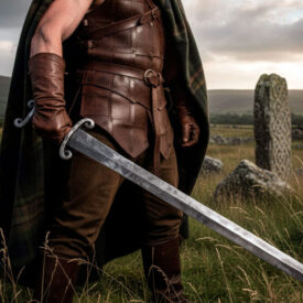 spada celtica di brenno storia mito e repliche di una lama che parlo sulle bilance 275x275 - Spade a "antenne": storia, costruzione ed eredità di un'arma celtica