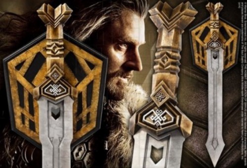 spade de il signore degli anelli e lo hobbit la forgiatura il simbolo e le lame che hanno cambiato la terra di mezzo - Spade de Il Signore degli Anelli e Lo Hobbit: la forgiatura, il simbolo e le lame che hanno cambiato la Terra di Mezzo